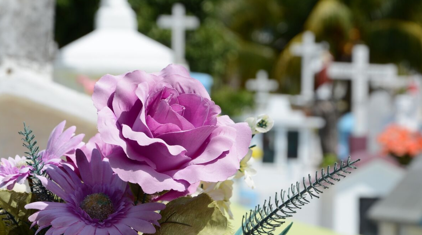 ¿Ramos de flores naturales para cementerio? ¿Flores para lapidas en cementerios?